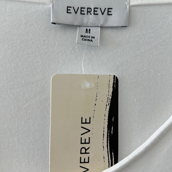 EVEREVE ladies, NEW short sleeve, top with cut out, medium, super soft, white. - Picture 3 of 7